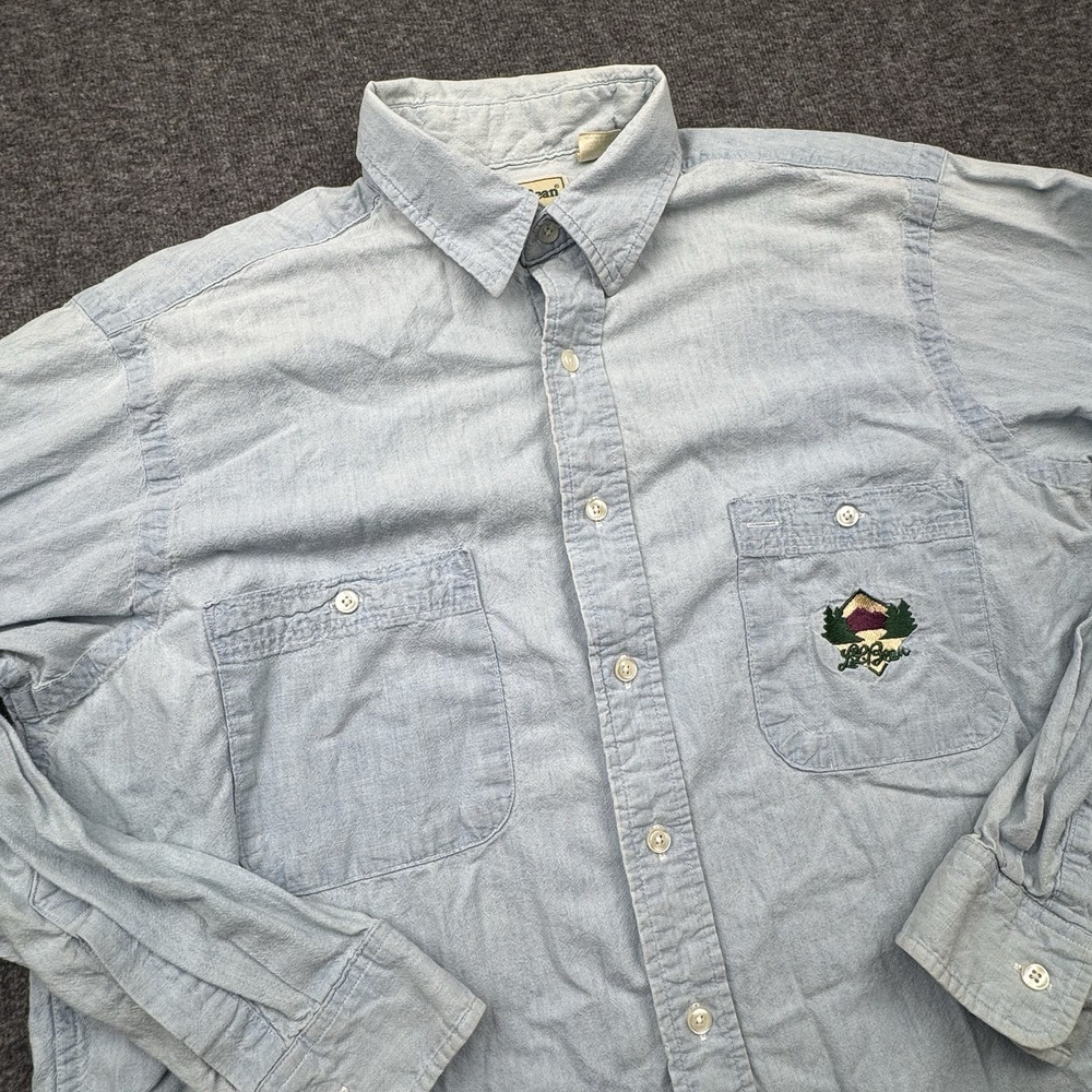 L.L. Bean Denim Chambray Shirt Mens Medium Button Up Made in Canada Vintage Logo
